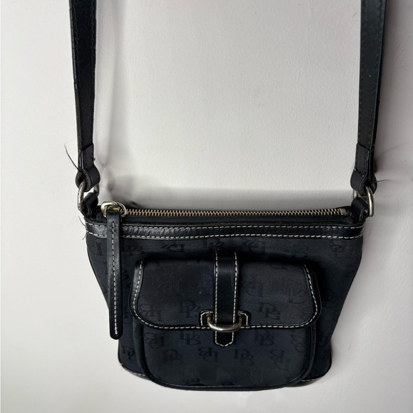 Dooney & Bourke Black Shoulder Bag - Picture 3 of 10